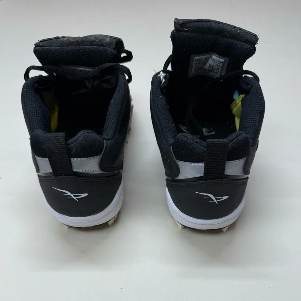Nike fast pitch baseball cleats